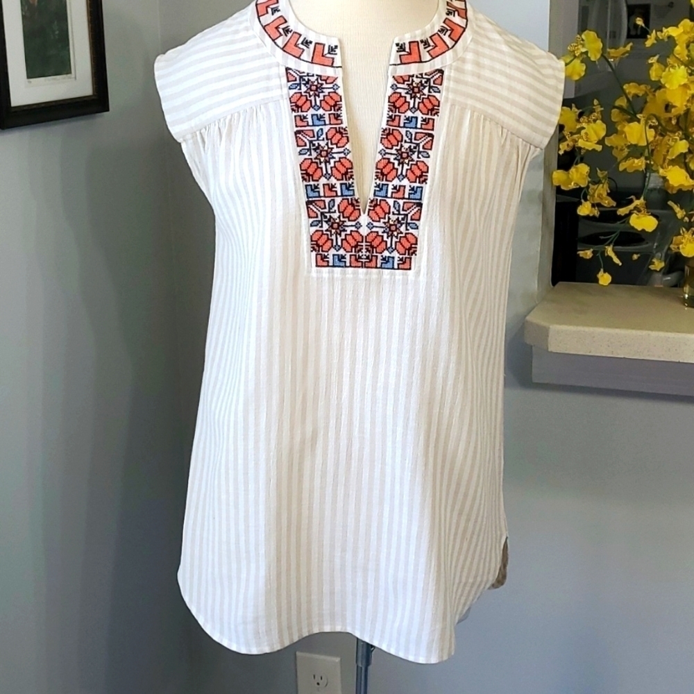 Madewell‎ women's to, beautiful cross stitch enbroidery. SIZE XXS, OVERSIZED